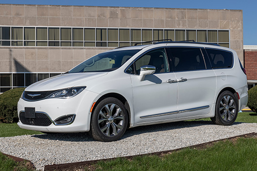 Image of a used 2021 white Chrysler Pacifica Minivan